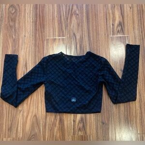 ALO Yoga Women's Black Long Sleeve Top